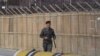 一名朝鲜军人穿过非军事区叛逃到韩国