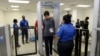 รวมข่าวธุรกิจ: รักษาการณ์ ผ.อ TSA ถูกปลดจากความบกพร่องของระบบตรวจความปลอดภัยตามสนามบิน