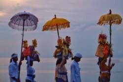 Upacara Melis Menjelang Hari Nyepi (foto: Ida Made Santi Utama)