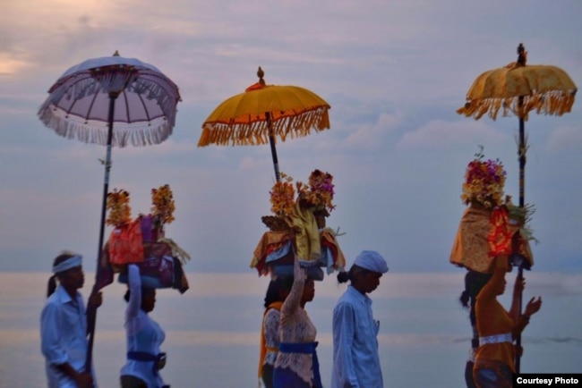 Upacara Melis Menjelang Hari Nyepi (foto: Ida Made Santi Utama)