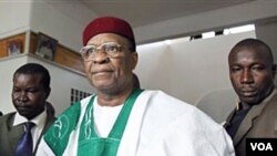 Presiden Niger Tandja Mamadou (foto: dok) yang terguling tahun lalu karena mencoba mengubah konstitusi.