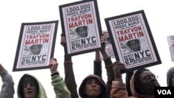 La Marcha de Encapuchados, se llevó a cabo en recuerdo de Tryvon Martin quien vestía una sudadera con capucha cuando Zimmerman le disparó.