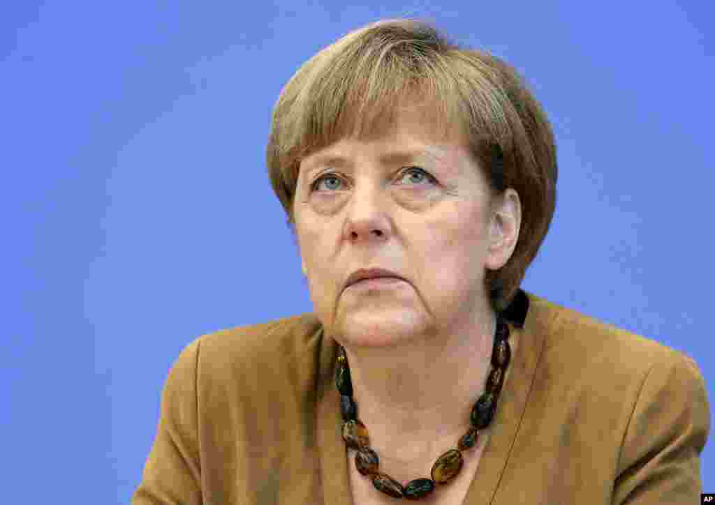 German Chancellor Angela Merkel: ``We need to start an independent investigation as quickly as possible. A ceasefire is needed for that and it&#39;s important that those responsible are bought to justice. There are many indications that the plane was shot down, so we have to take things very seriously.&nbsp; (I am making) a very clear call for the Russian president and government to make their contribution to bringing about a political solution.&#39;&#39;