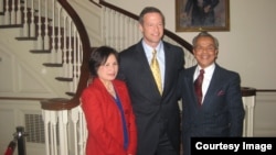 From left to right: Tun Sovan, Martin J. O'Malley, former governor of Maryland, and Mrs. Ngor Yok Bean in 2012 at the Maryland Residence. (Photo courtesy: Tun Sovan)