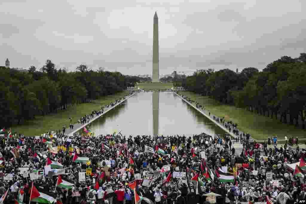 Ribuan warga AS melakukan unjuk rasa untuk mendukung Palestina dan menyerukan dihentikannya bantuan militer AS kepada Israel, dalam aksi di Lincoln Memorial, Washington, DC Sabtu 29 Mei 2021. (Foto: AFP)