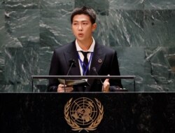 Seorang anggota BTS yang dikenal sebagai RM, meyampaikan isu perubahan iklim di Majelis Umum PBB, Senin (20/9).