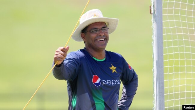 بالنگ کوچ وقار یونس کی کارکردگی پر بھی سوال اُٹھائے جا رہے ہیں۔