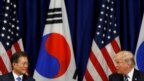 Tổng thống Mỹ Donald Trump gặp Tổng thống Hàn quốc Moon Jae-in tại Đại hội đồng Liên hiệp quốc ở New York ngày 21/9/2017