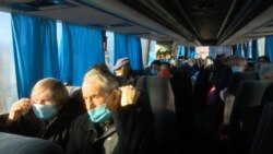 Gjatë udhëtimit me autobuz për t'u vaksinuar