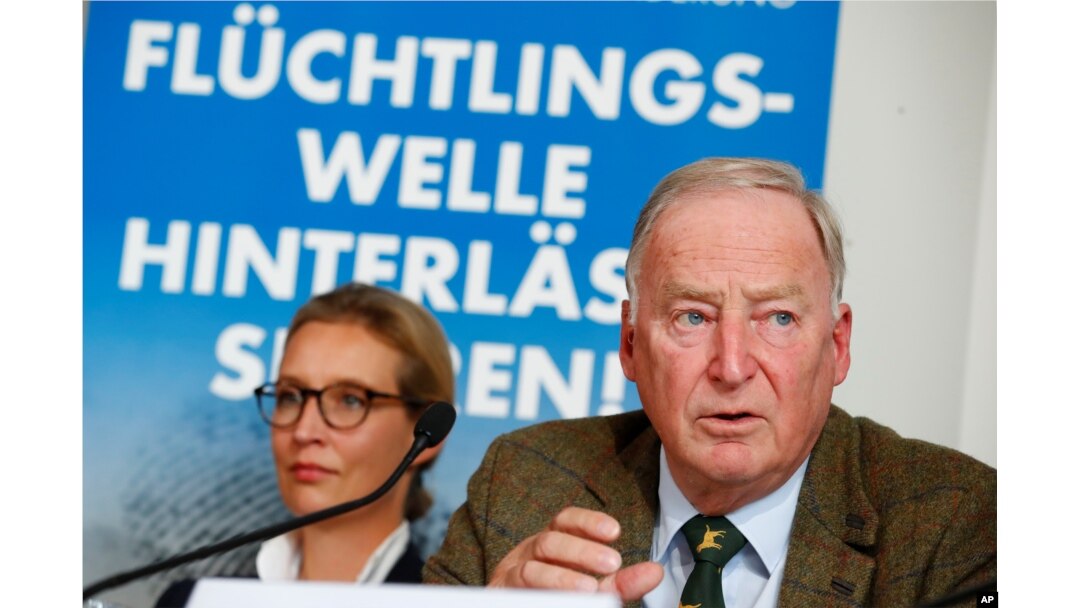 Arhiva - Kandidati i kolideri AfD-a, Aleksander Gauland i Alis Vajdel na konferenciji za štampu u Berlinu, Nemačka, 18. septembra 2017.