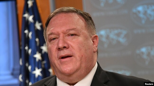 美国国务卿蓬佩奥在华盛顿就处理中国和伊朗问题以及抗击新冠病毒疫情举行记者会（2020年6月24日）。
