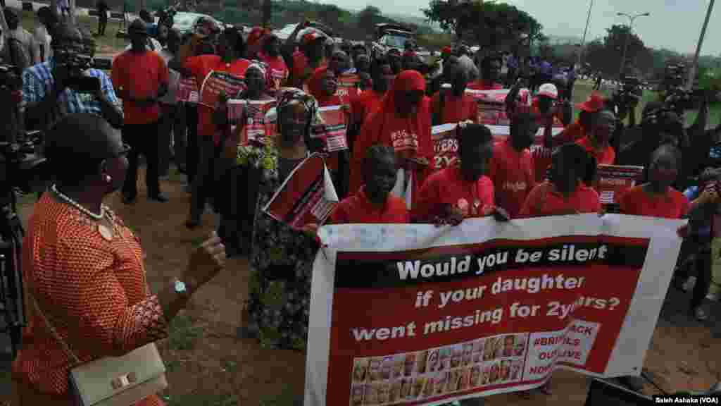Maandamano ya kuadhimisha miaka mieili tangu kutekwa wasichana wa mjini Abuja, Nigeria April 14, 2016