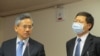 台湾卫生官员在立法院接受质询(美国之音张永泰拍摄) 