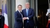 Presidente de Francia recibe a Trump en el Palacio del Elíseo