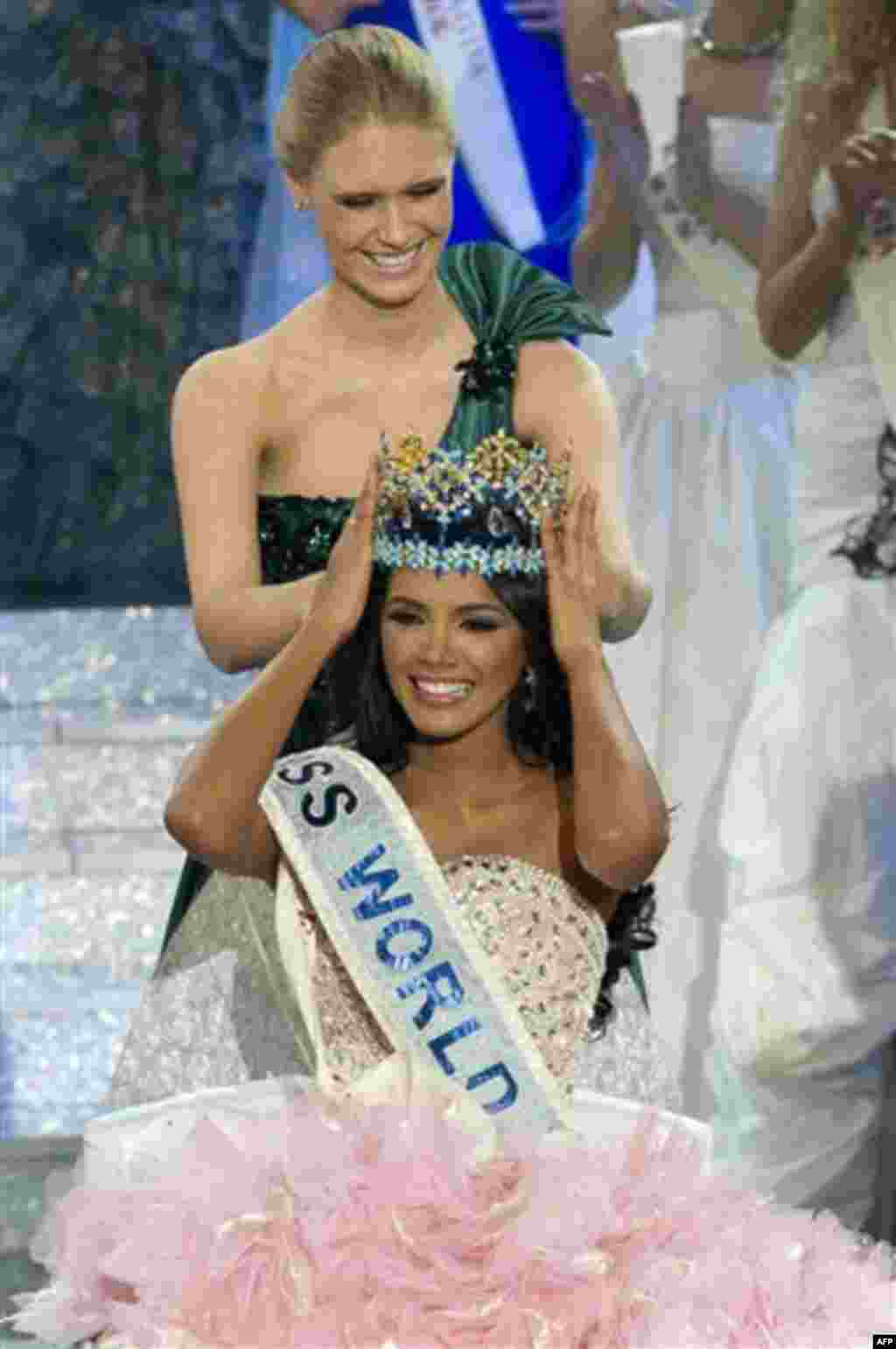 Паулина вега мисс вселенная 2014. Паулина вега колумбия. Самая красивая девушка во всем мире. Самая красивая девушка во всем мире. Самая красивая девушка на планете.