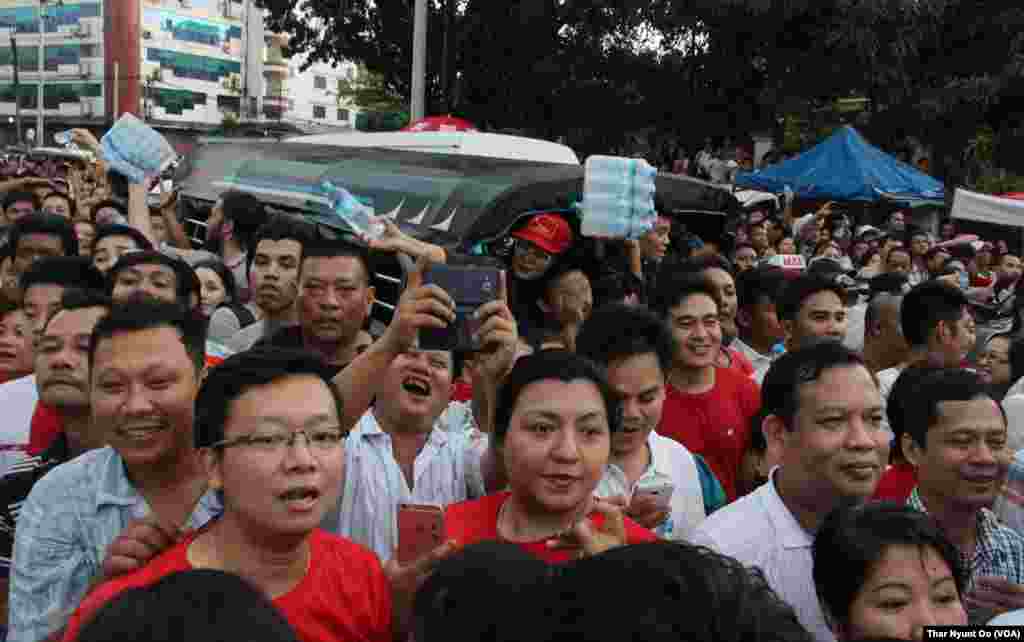 Supporters of National League for Democracy party led by Nobel Laureate Aung San Suu Kyi are seen gathered, Nov. 8, 2015.