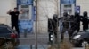 Pháp bắt giữ hàng chục người trong chiến dịch chống khủng bố