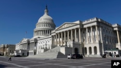 Senatska strana zgrade američkog Kongresa u Washingtonu (Foto: AP/Alex Brandon)