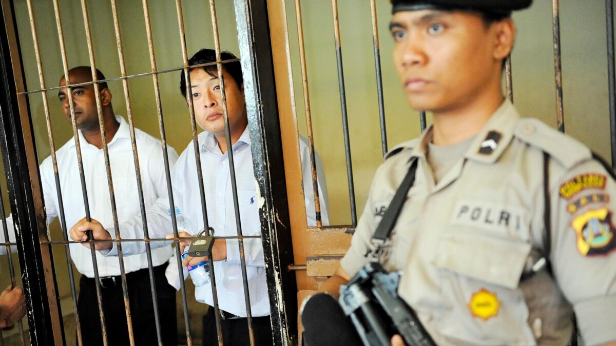 Bali Nine convict to refuse blindfold when he faces firing squad in  Indonesia, The Independent