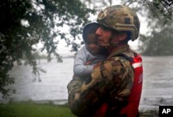 Militar nas operações de socorro