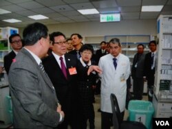 中国海协会长陈德铭在台湾参访时警告台湾边缘化危险。（美国之音许波拍摄）