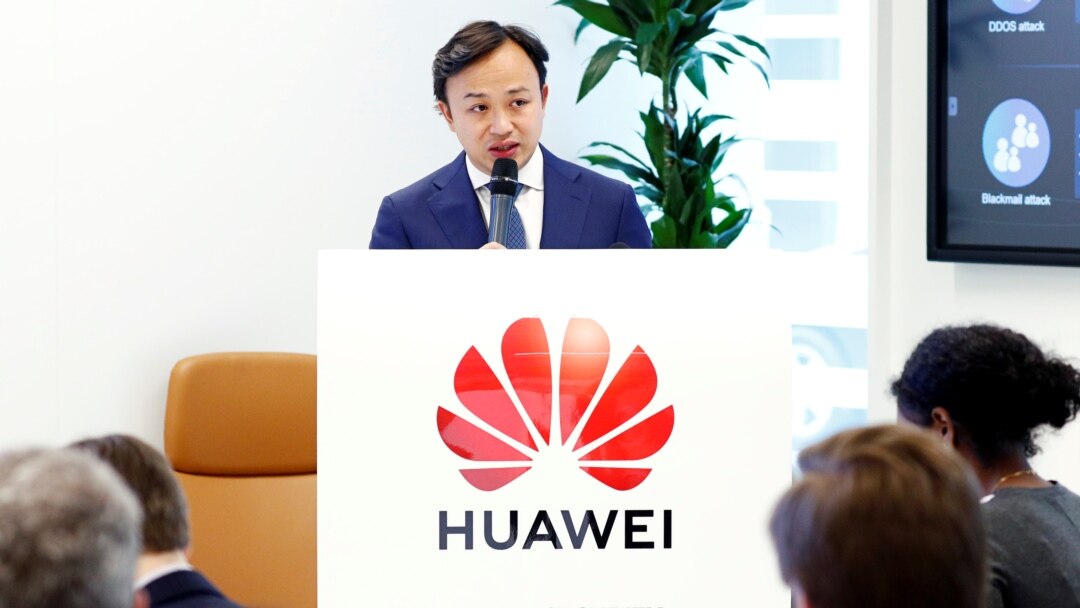 華為駐歐代表劉康在布魯塞爾舉行的記者會上講話。(2019年5月21日)