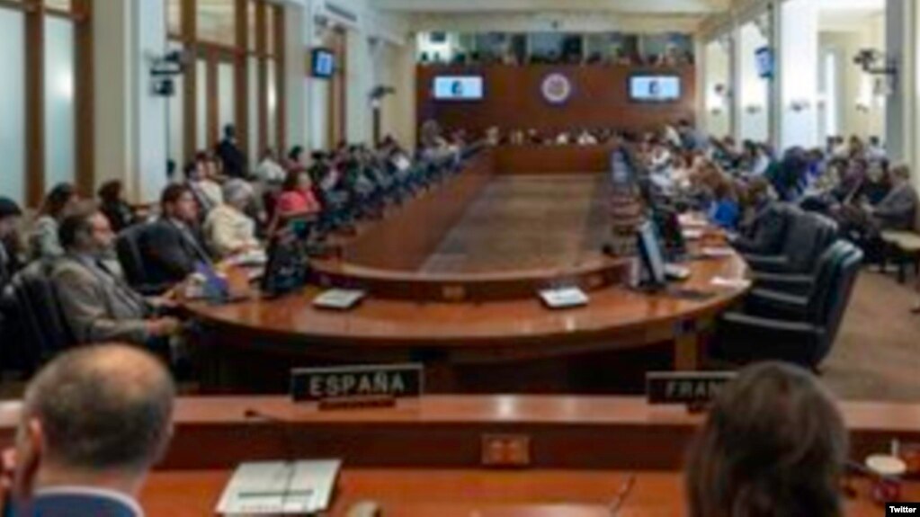 Vista parcial de la sesiÃ³n extraordinaria de la OEA sobre Nicaragua, en la que se aprobÃ³ una comisiÃ³n especial para ayudar a mediar la crisis en Nicaragua. Agosto 2 de 2018. Foto: @OEA_oficial.