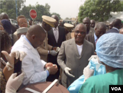 Dr. Samba Sow, who heads the Ebola response in Mali, found two of the Pasteur Clinic’s staff members, a 25-year old nurse and a doctor, were already isolated after showing symptoms of Ebola, Bamako, Mali, Nov. 17, 2014. (Katarina Höije/VOA)