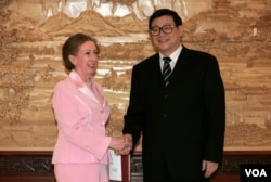 2007年5月中共中央党校副校长王伟光会见英国外交官。王伟光现在是中国社会科学院院长
