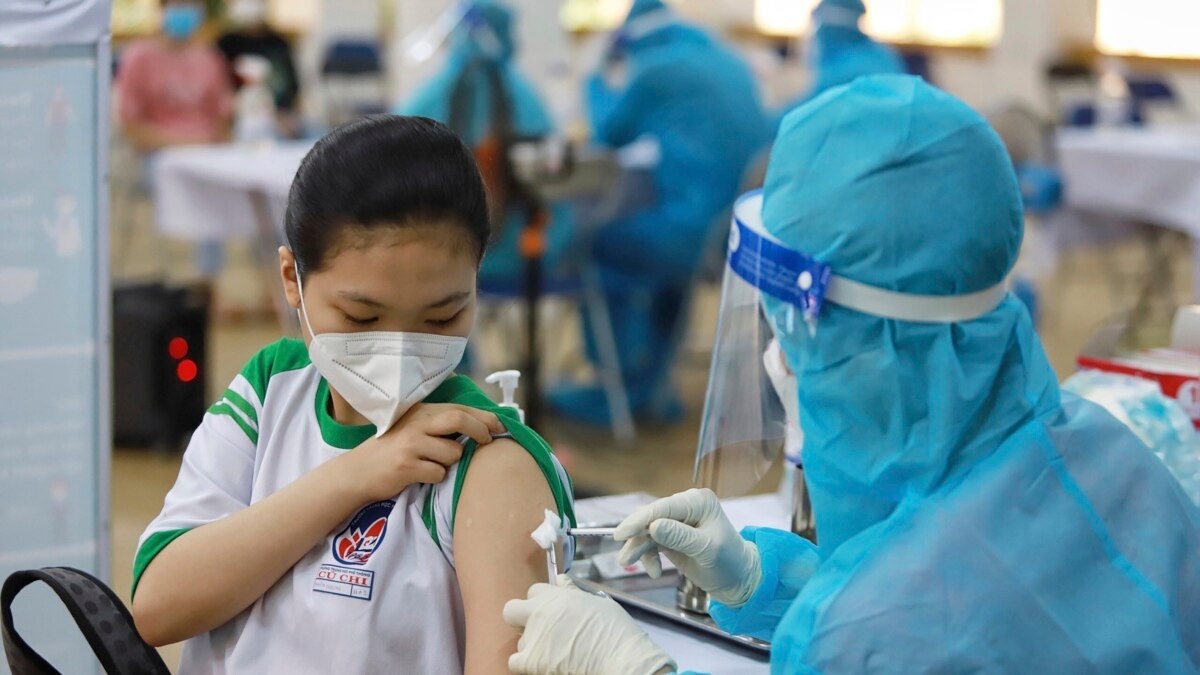 Việt Nam tiếp nhận thêm hơn 6 triệu liều vắc-xin qua cơ chế COVAX
– VOA