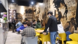 “保護傘”的餐廳4月19日於台北開張，由流亡港人經營，台灣人透過消費，支持香港民主運動。（美國之音黃麗玲攝）