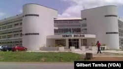 Le bâtiment principal de l’Université d’Abuja, le 9 juillet 2020. (VOA/Gilbert Tamba)