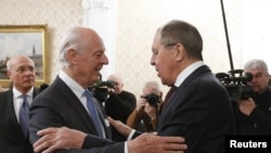 ရုရှားနိုင်ငံခြားရေးဝန်ကြီး Sergei Lavrov နှင့် ဆီးရီးယား နိုင်ငံဆိုင်ရာ ကုလသမဂ္ဂ အထူးကိုယ်စားလှယ် Staffan de Mistura