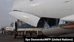 Un avion à l'aéroport de Juba, au Soudan du sud, le 18 mars 2014. 