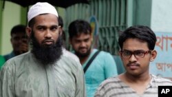 Hai nghi can Saad-al-Nahin và Masud Rana bị bắt vì có liên hệ tới vụ sát hại dã man một blogger ở Bangladesh.