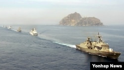 독도 바다를 경계하는 한국 해군전함들
