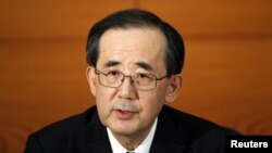 El presidente del Banco de Japón, Masaaki Shirakawa, durante un conferencia de prensa este martes en Tokio.