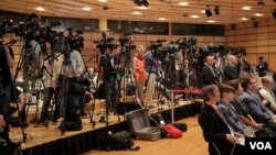 خبرنگاران رسانه های مختلف جهان در سالن محل برگزاری نشست خبری اعلام توافق جامع اتمی بین ایران و گروه ۱+۵