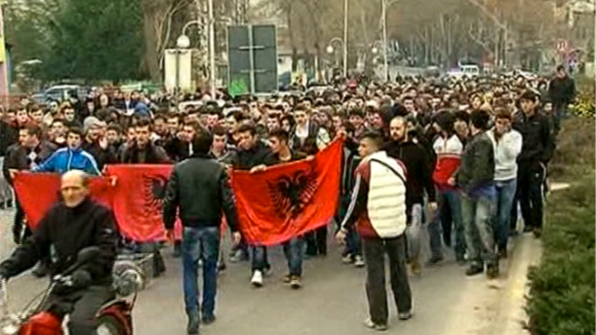 Protesta Të Shqiptarëve Në Shkup