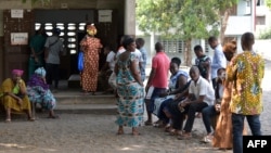Bureau de vote à Port Bouet lors des élections locales en Côte d'Ivoire le 16 décembre 2018.