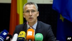 Sekretaris Jenderal Jens Stoltenberg dalam konferensi pers di Brussels (19/5).