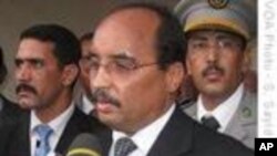 Le président mauritanien, le général Mohamed Ould Abdel Aziz dans sa ville natale, Akjoujt.