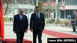 Bosnia and Herzegovina -- Prime Minister of Turkey Binali Yildirim (L) and Chairman of the Council of Ministers of Bosnia and Herzegovina Denis Zvizdic (R), Sarajevo, March 29, 2018.