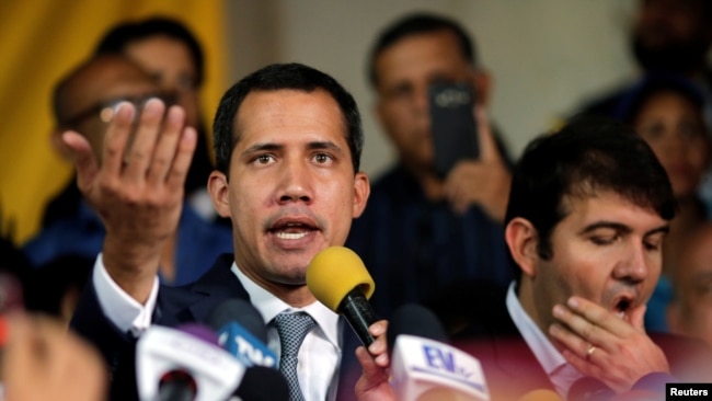委内瑞拉反对派领袖、宣布自己为临时总统的全国代表大会主席瓜伊多在加拉加斯的一次记者会上讲话。(2019年5月3日)