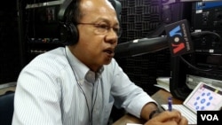 Ok Serei Sopheak, a governance specialist, talks on Hello VOA radio call-in show, file photo. 