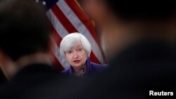 AQSh markaziy bankining sobiq rahbari Janet Yellen Moliya vaziri lavozimiga ko'rsatilmoqda. Bu mansabda Amerikada oldin biror ayol xizmat qilmagan. 