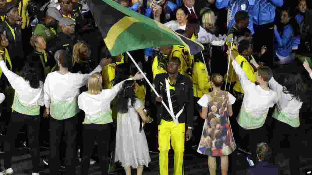 près ses glorieuses performances, il est logiquement désigné&nbsp;porte-drapeau de son pays lors des Jeux olympiques de Londres en 2012.&nbsp;