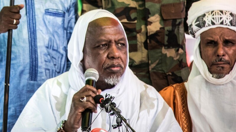 L'imam Dicko mobilise à nouveau des foules à Bamako