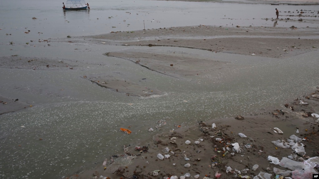 Plastic bags and garbage is littered on the banks of River Ganges on World Environment Day in Allahabad, India, June 5 ,2017. 