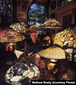 Dr. Egon Neustadt among his Tiffany lamps, installed in his “apartment-museum,” originally located in his townhouse on New York’s Upper East Side.